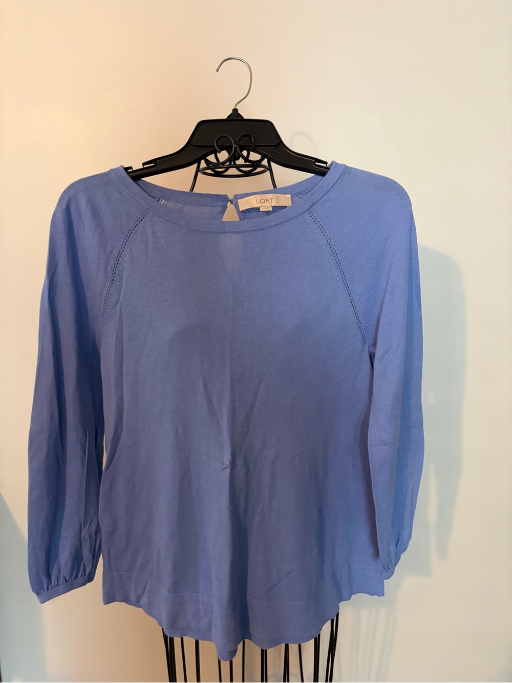 LOFT Periwinkle Long Sleeve Raglan Knit Top shirt blouse size small soft